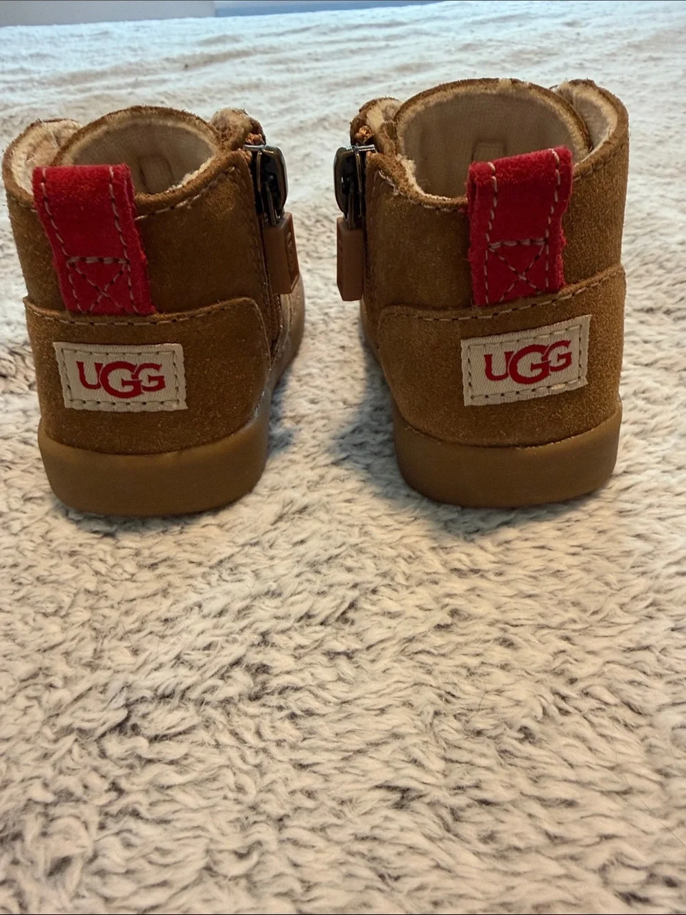 UGG Infant Kristjan Chukka Boots in Chestnut Size 2